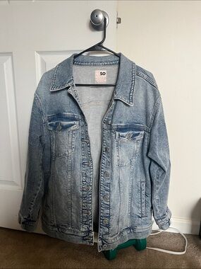 SO Vintage-Inspired Light Blue Denim Jacket Oversized